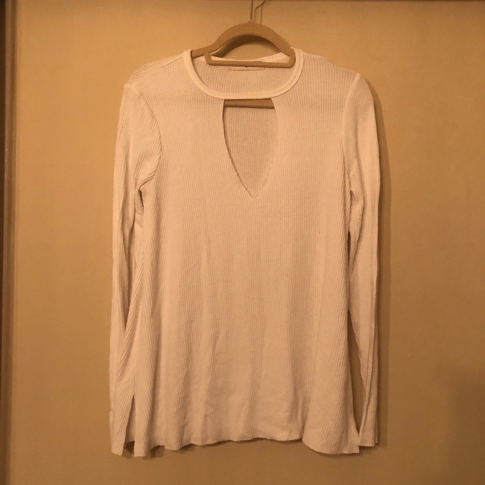 Cutout V-neck Long Sleeve Tee